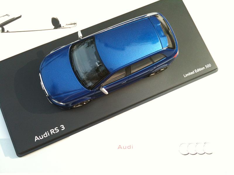 1/43 AUDI RS3 8p Sportback sepangblau Blue Limited Edition 500 pcs model Schuco8P-img_0141.jpg