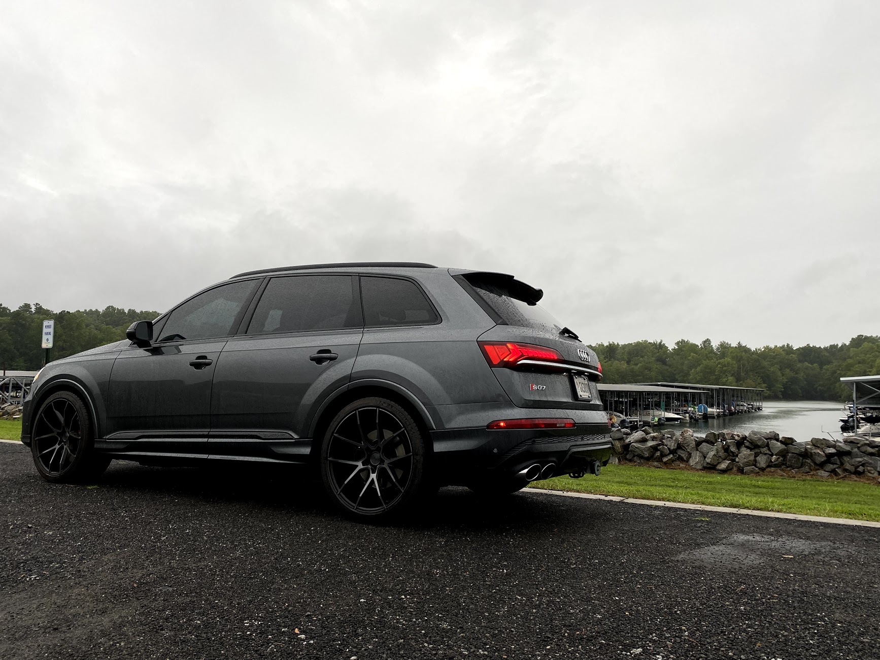 audi q7 blacked out