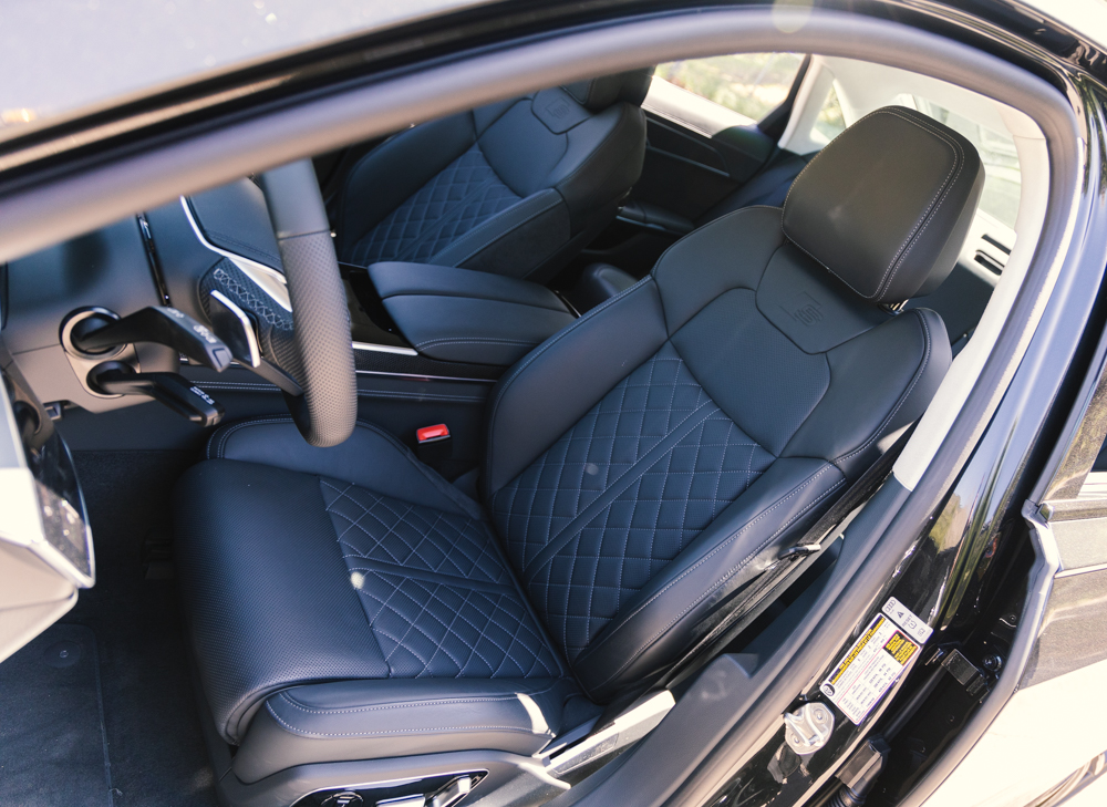 Audi S8 Front Seats